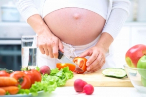 Top 10 Loại rau quả bà bầu không nên ăn khi mang thai