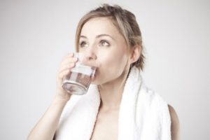 Top 8 Thói quen uống nước sai cách gây hại cho sức khỏe
