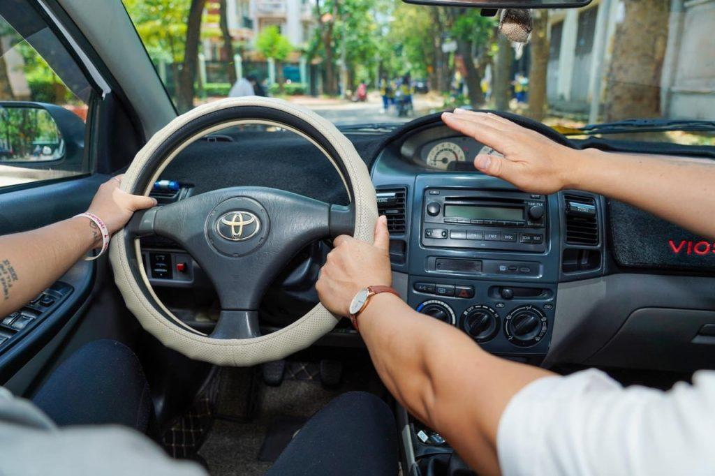 Công ty cho thuê xe bổ túc lái xe ô tô số sàn đã có bằng Hồ Chí Minh 10